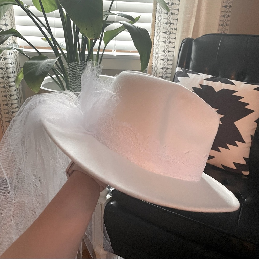 Bridal Veil Hat 🤍